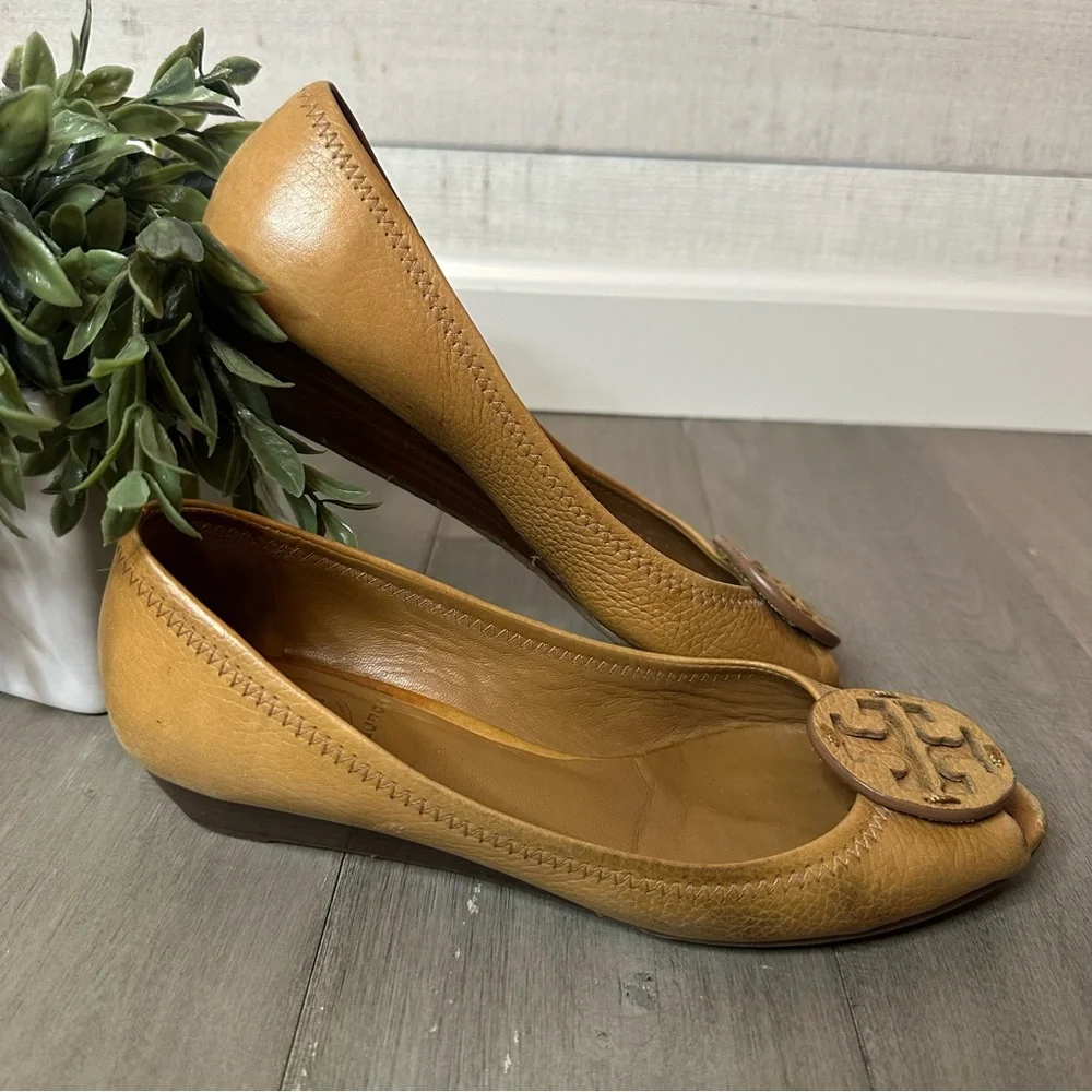 Tory Burch Sally Wedge Shoes Tan